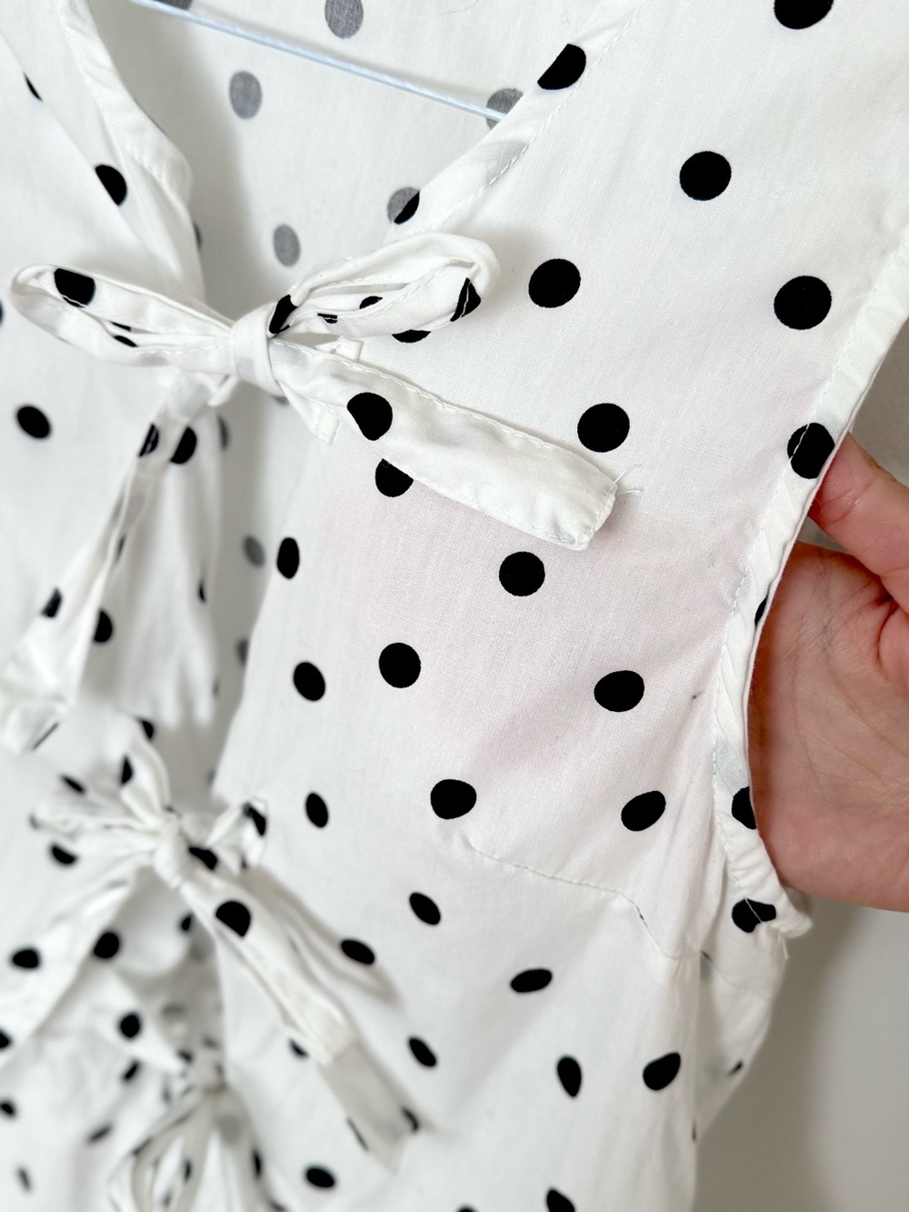 White Polka Dot Tie-Front Sleeveless Top 100% Cotton - Picture 4 of 6